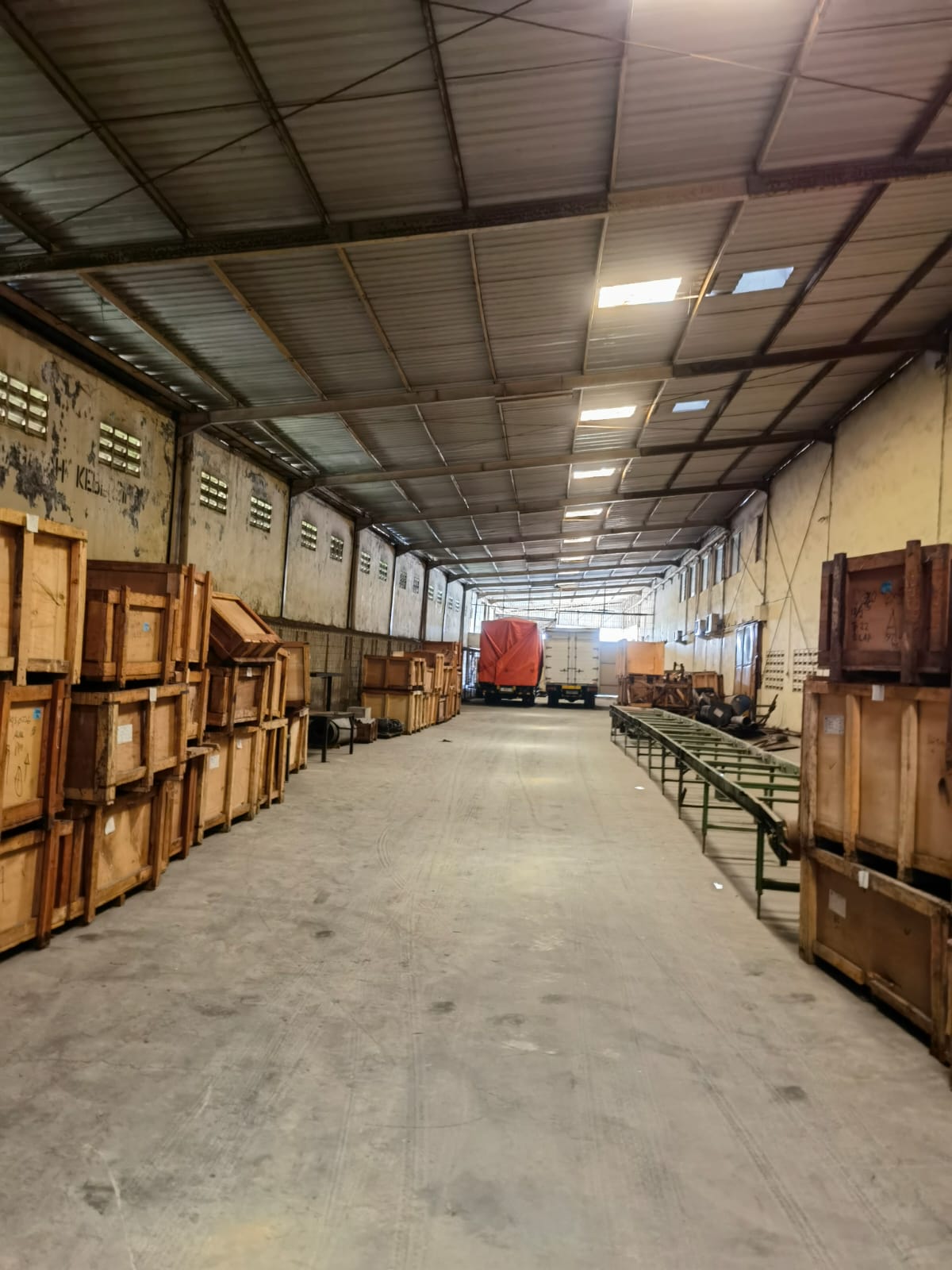 Dijual/Disewakan Gudang Luas di Margomulyo Indah Surabaya Barat - Image 1