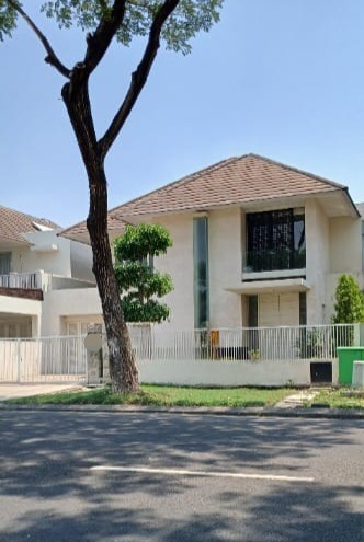 Disewakan Rumah Mewah dan Nyaman Royal Residence Surabaya Barat - Thumbnail 4