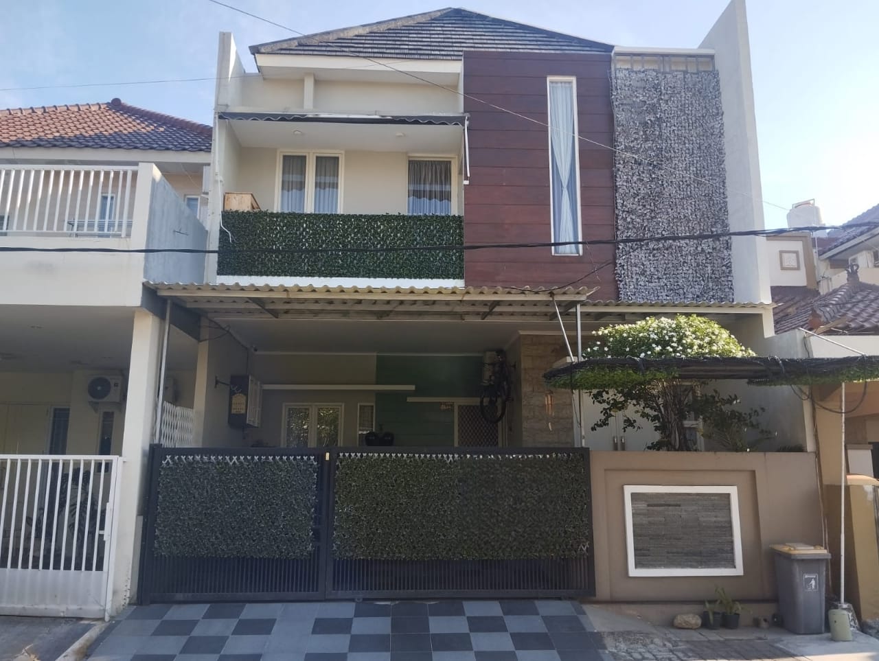 Dijual Rumah Full Furnished Strategis di Purimas Surabaya Timur - Image 1