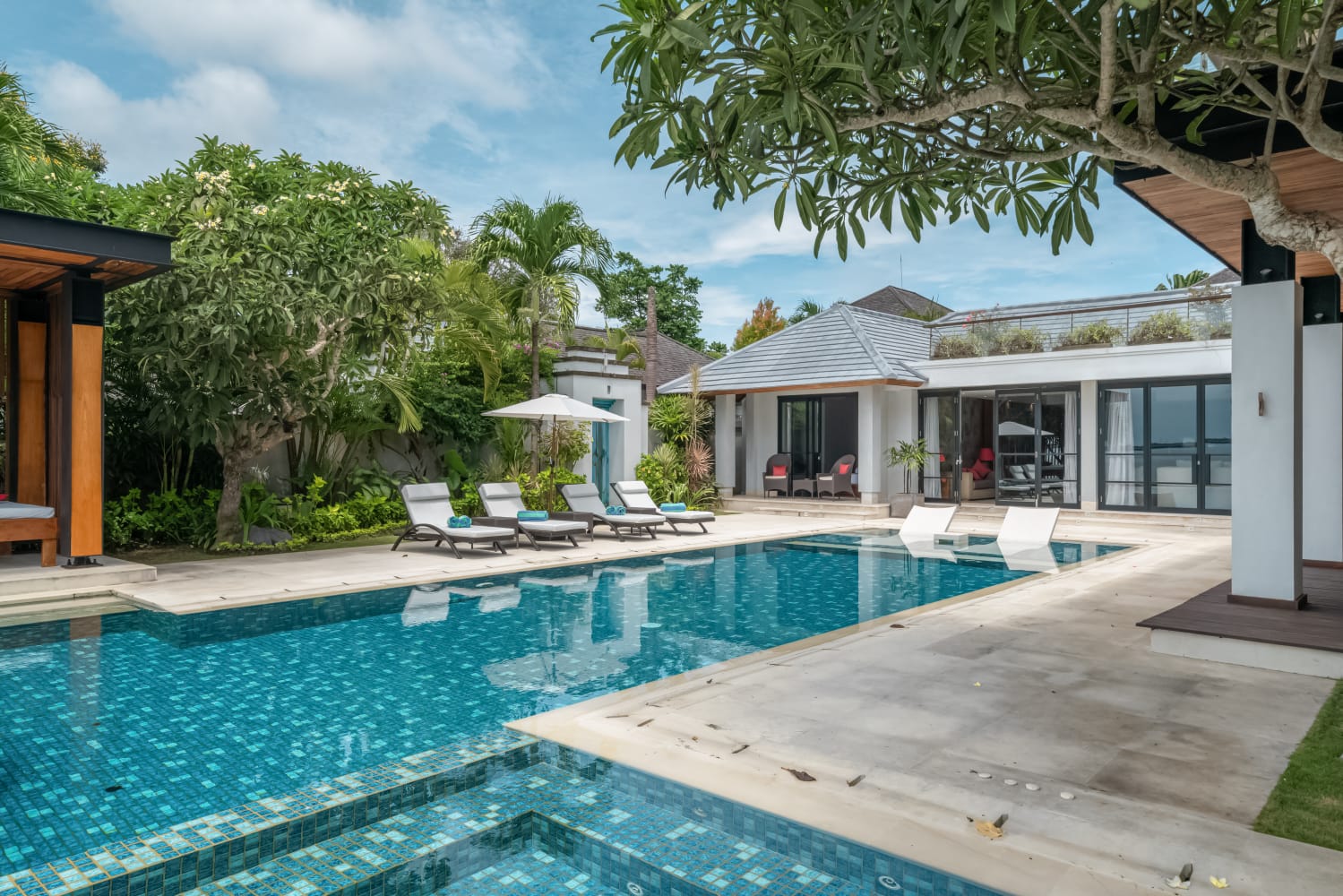 Dijual Villa Mewah Full Furnish Fasilitas Lengkap di Bali - Thumbnail 4