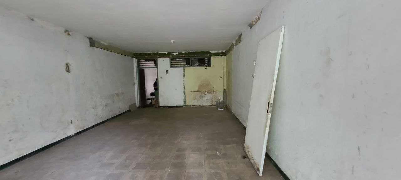 Dijual Ruko Bagus Strategis Wilayah Surabaya Pusat - Thumbnail 2