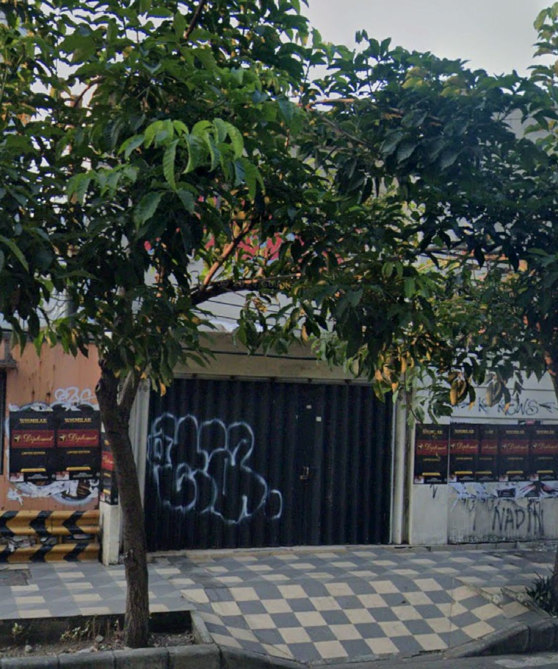 Disewakan Ruko Strategis di Mayjend Sungkono Surabaya Barat - Image 1