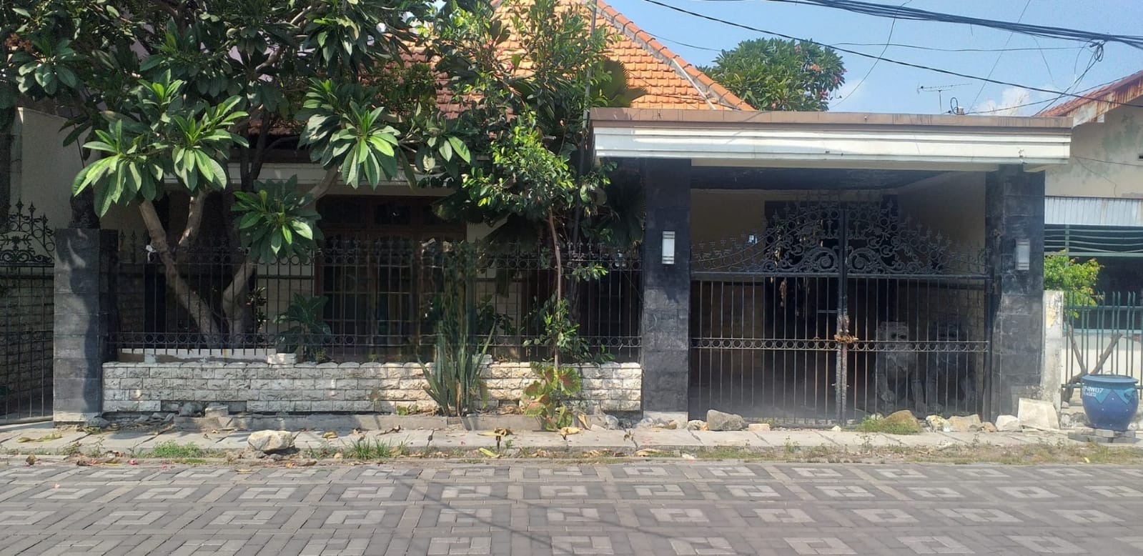 Disewakan Rumah dan Kos-kosan Strategis Bratang Gede Surabaya Timur - Image 1