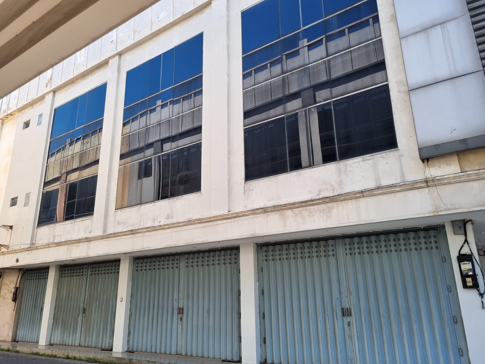 Ruko Dijual & Disewakan Lokasi Strategis Satelit Town Square Surabaya Barat - Image 1