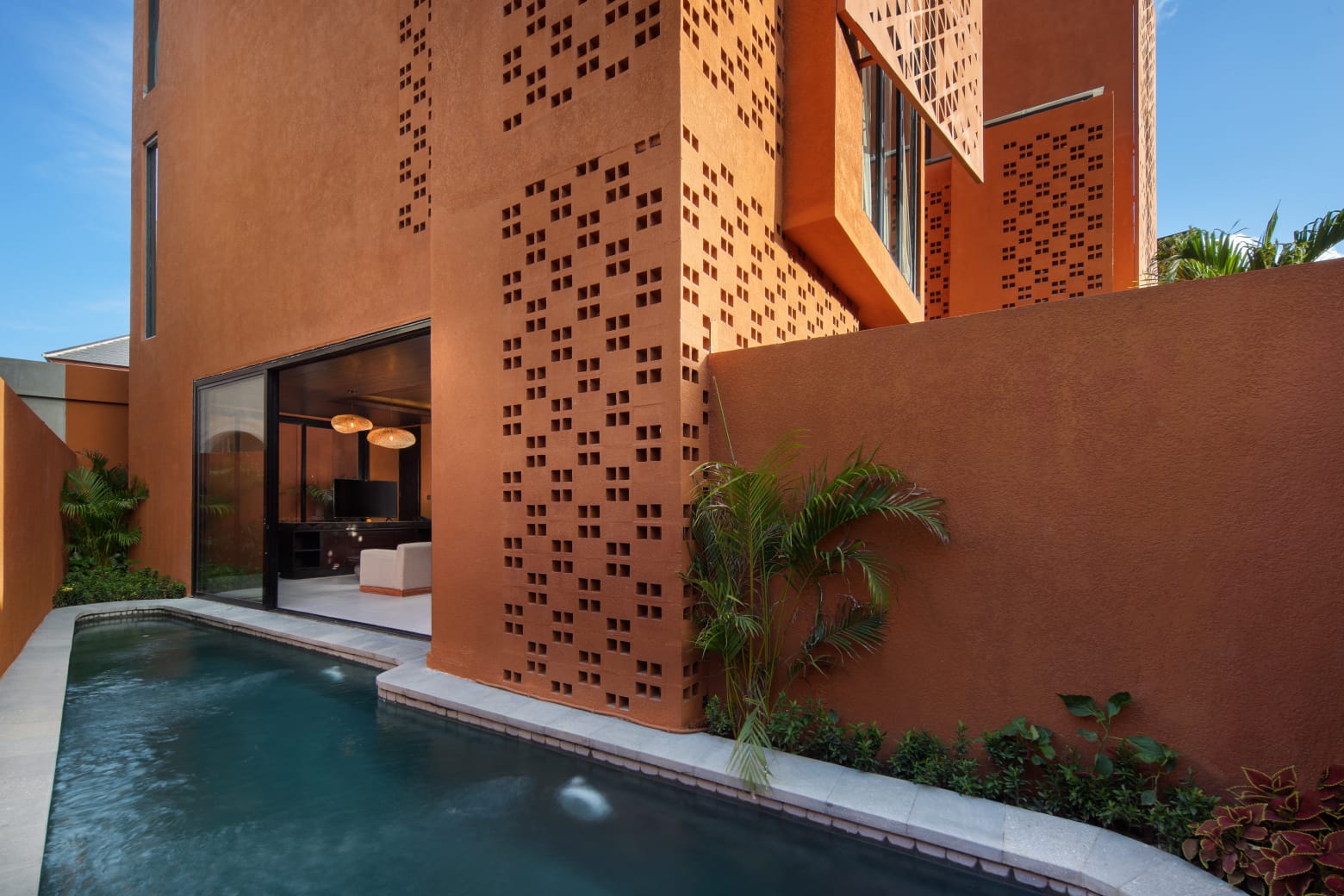 Dijual/Disewakan Villa Mewah 3 Lantai Lokasi Strategis Wilayah Canggu Bali - Thumbnail 2