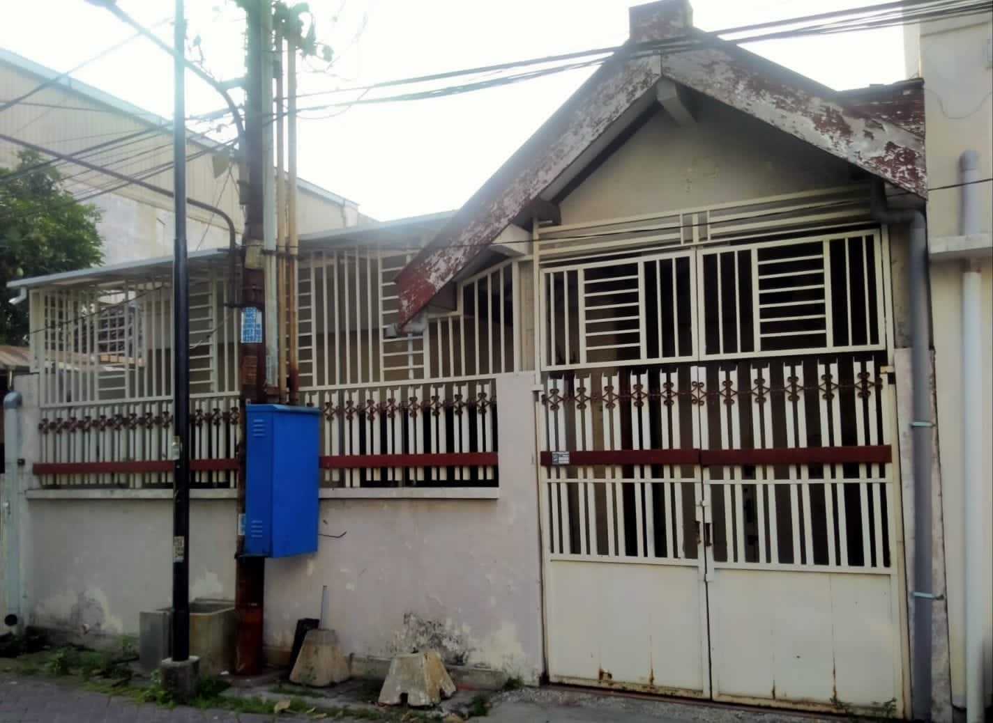 Rumah Dijual Cepat Lokasi Lebak Arum Surabaya Timur - Image 1