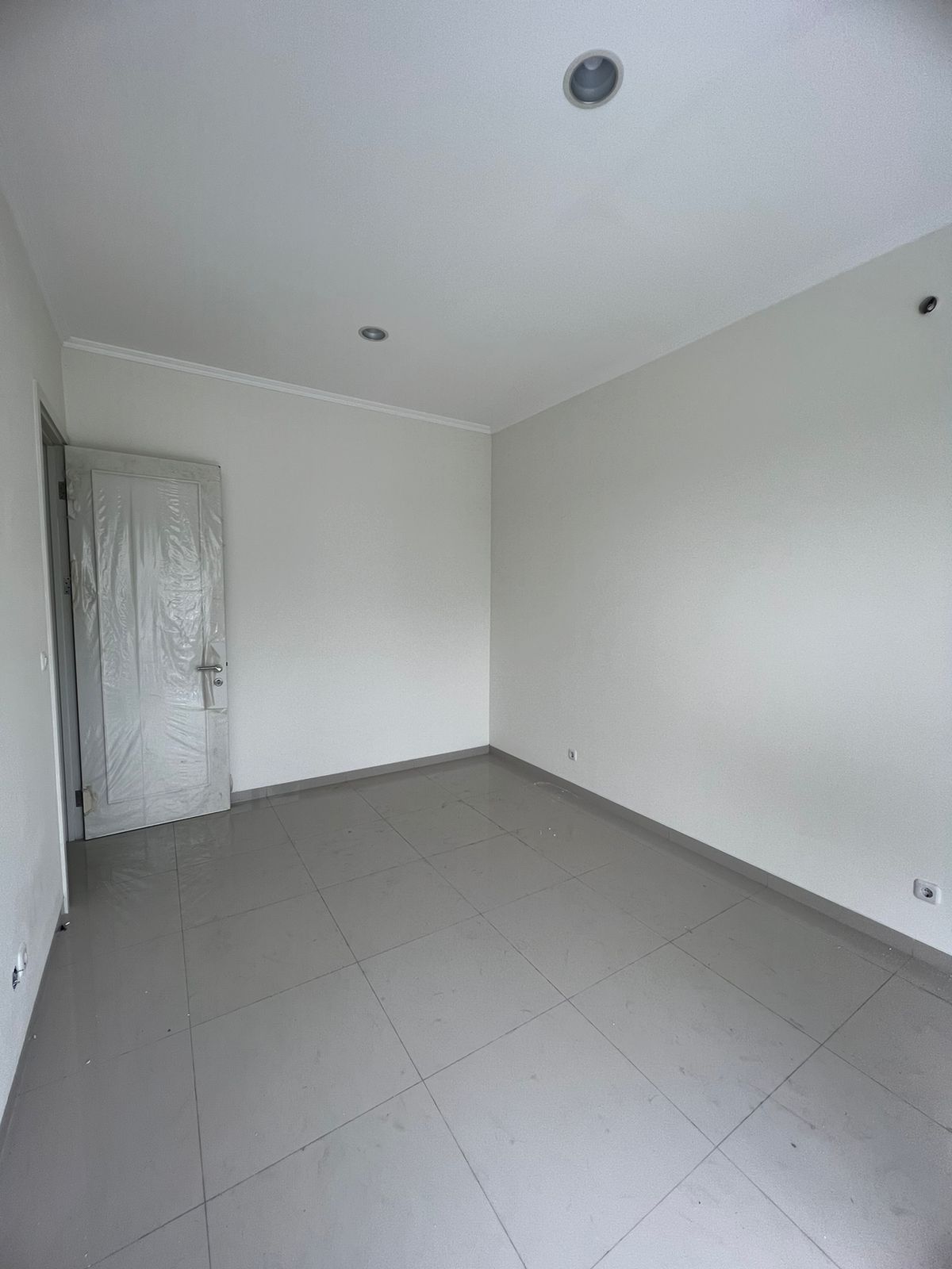 Dijual Rumah Bagus Nyaman Suvarna Sutera Wilayah Tangerang - Thumbnail 4