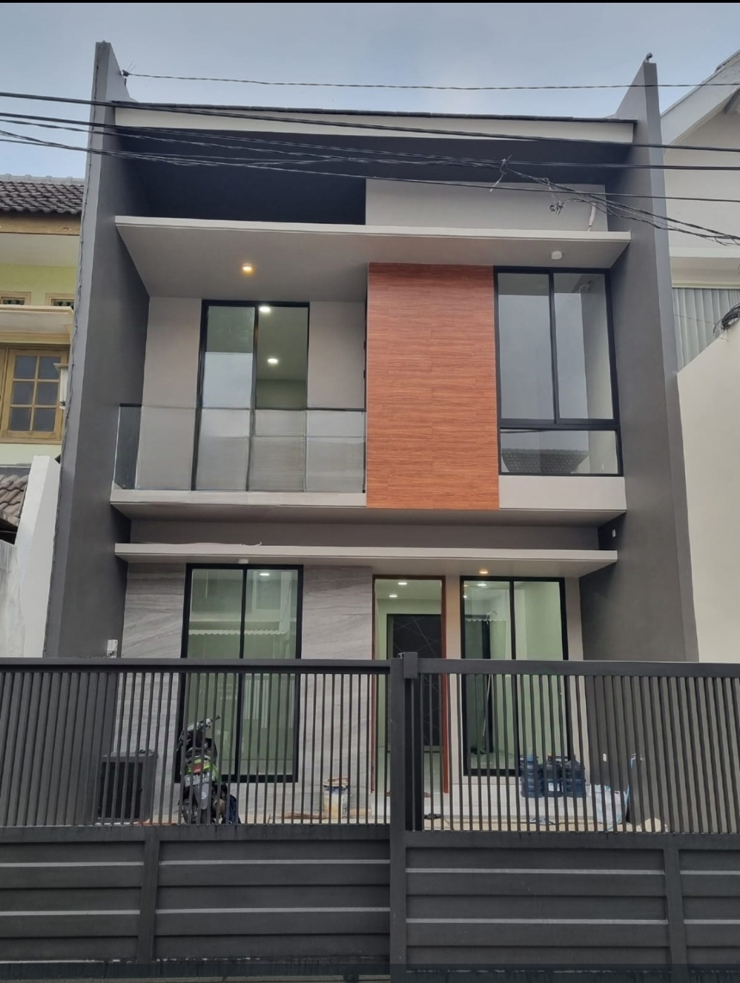 Dijual rumah baru gress di Pantai Mentari surabaya timur - Image 1
