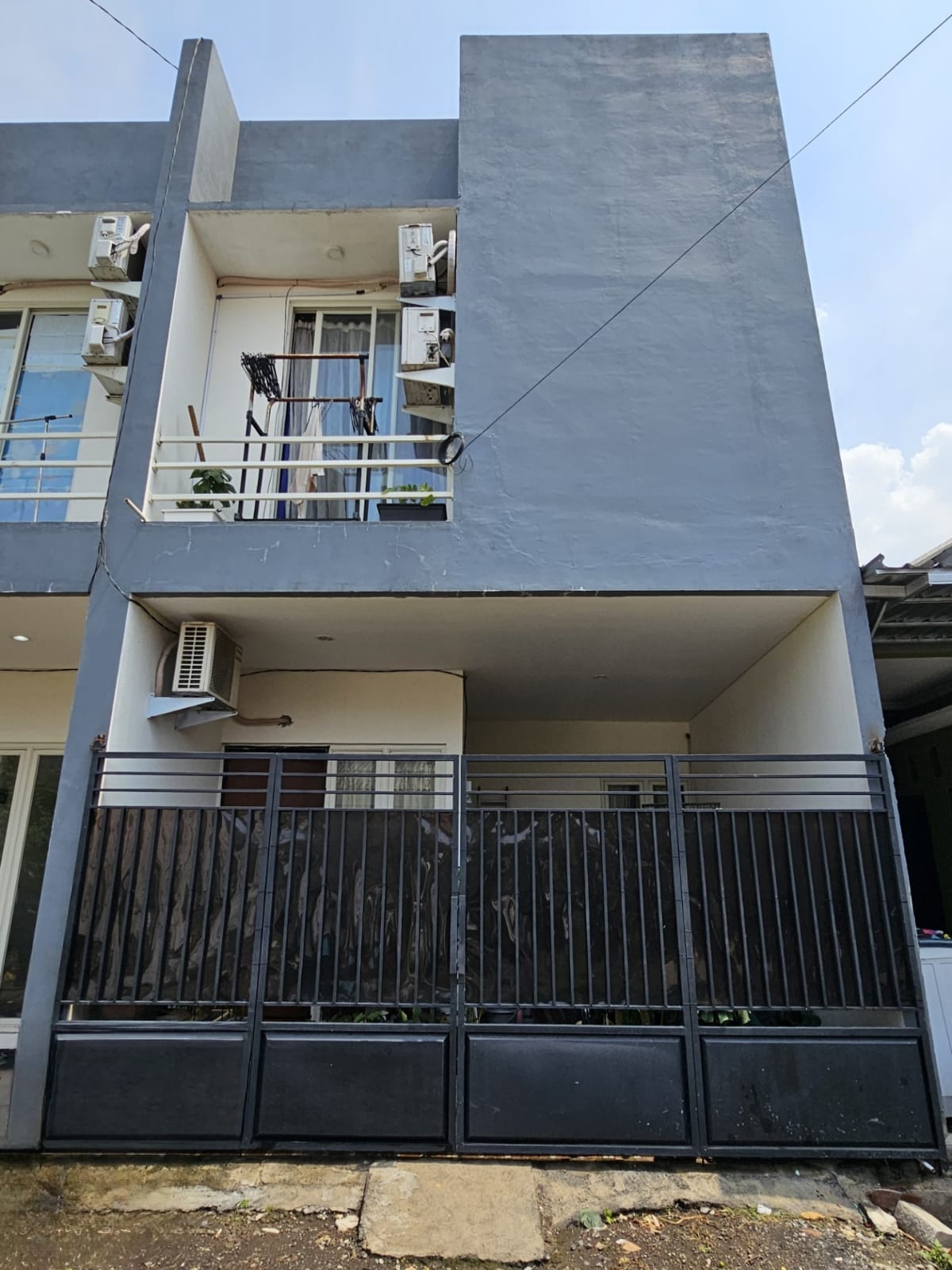 Dijual Rumah Minimalis Strategis Graha Villas 2 Dekat Citraland Surabaya Barat - Image 1