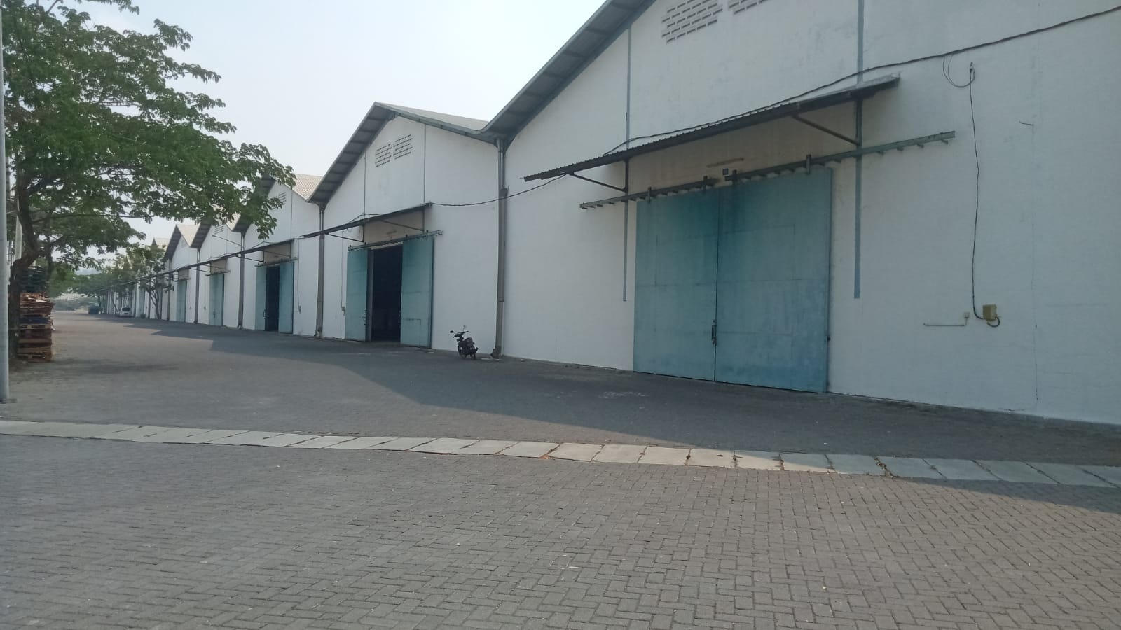 Disewakan Gudang Bagus Strategis Romokalisari Surabaya Barat - Image 1