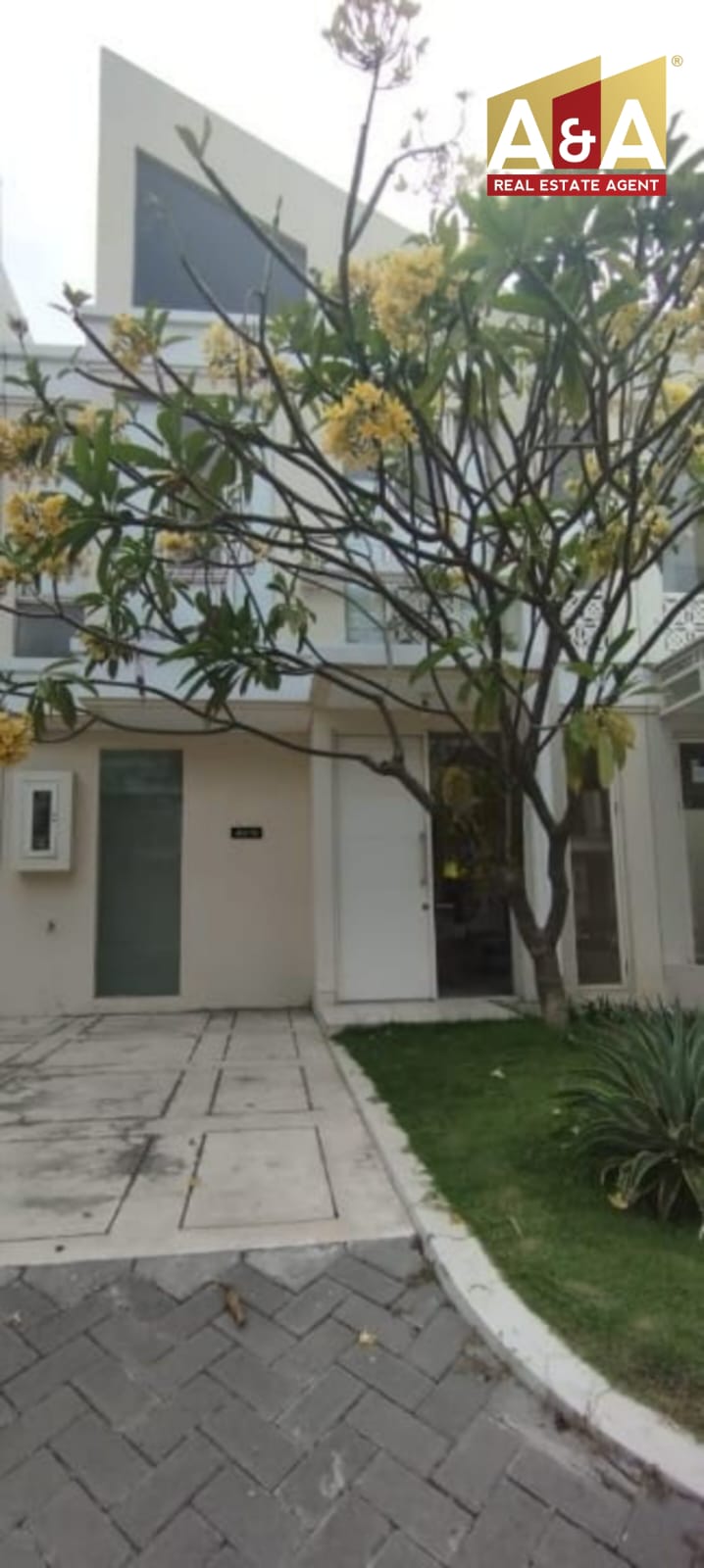 Dijual Rumah Bagus Strategis Grand Pakuwon Surabaya Barat - Image 1