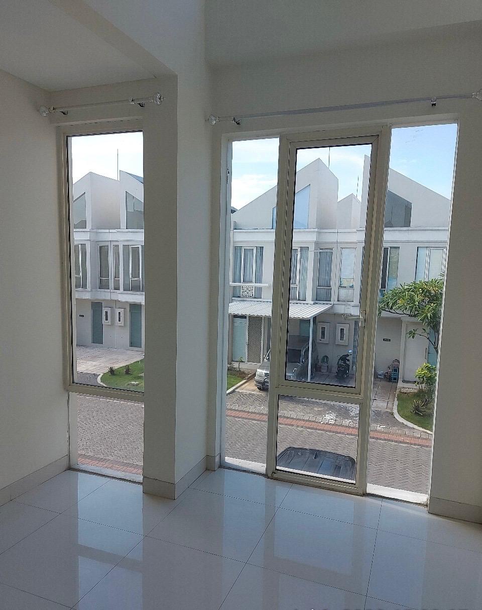 Dijual/Disewakan Rumah Bagus Nyaman Grand Pakuwon Surabaya Barat - Thumbnail 3