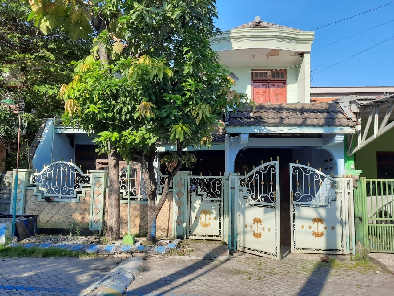 Dijual Rumah Strategis Area Griya Kebraon Utama Surabaya Selatan - Image 1