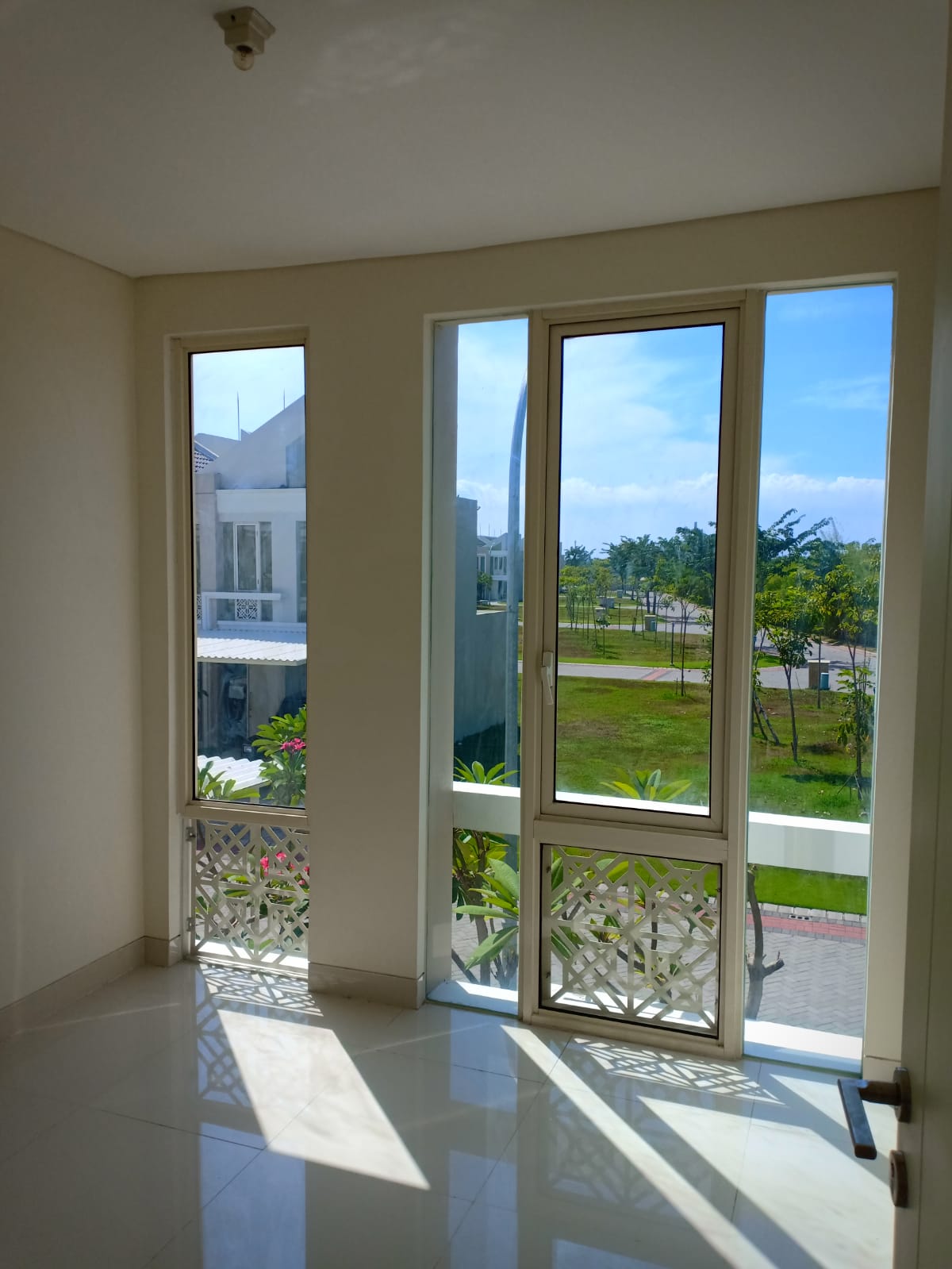 Dijual/Disewakan Rumah Bagus Murah Wilayah Surabaya Barat - Thumbnail 2