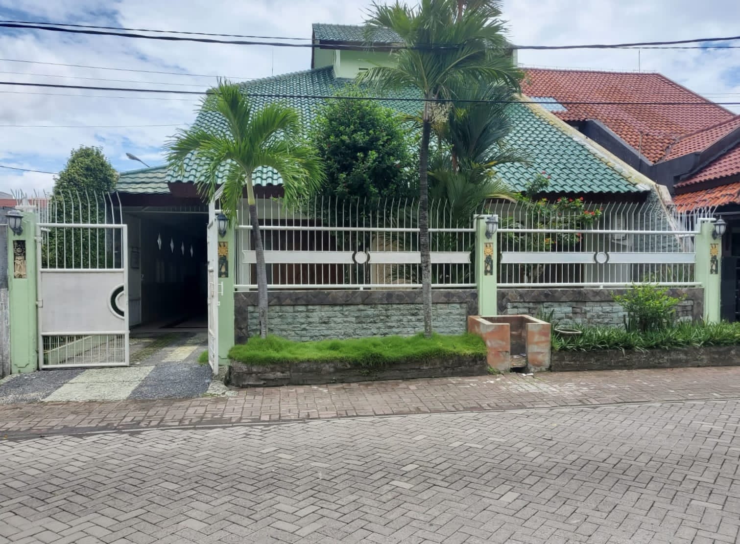 Dijual Rumah Terawat Nyaman Lokasi Sidosermo PDK Surabaya Selatan - Image 1