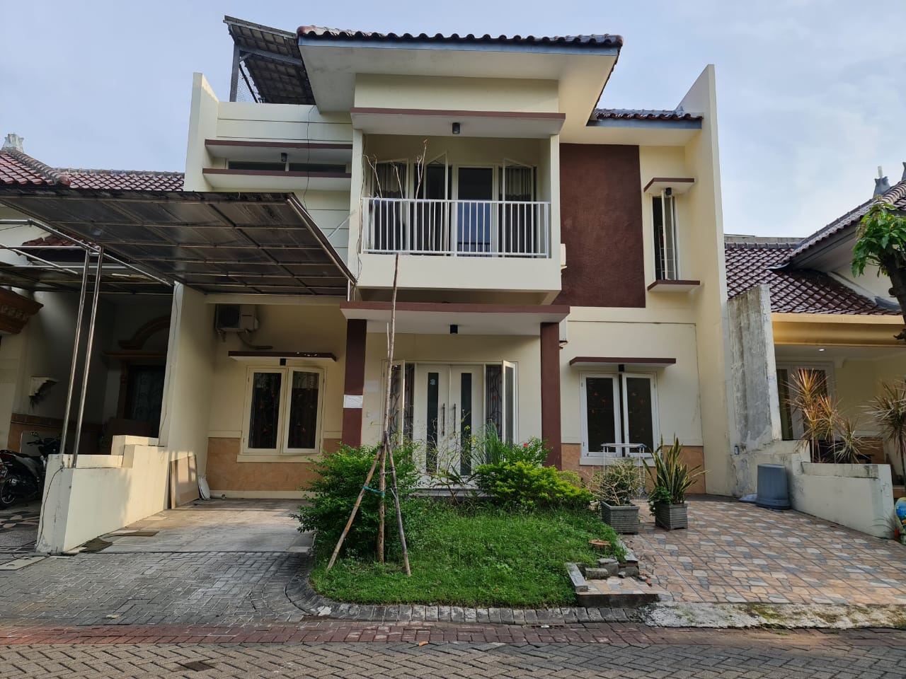 Jual/Sewa Rumah 2 Lantai di Royal Park Citraland Surabaya Barat - Image 1