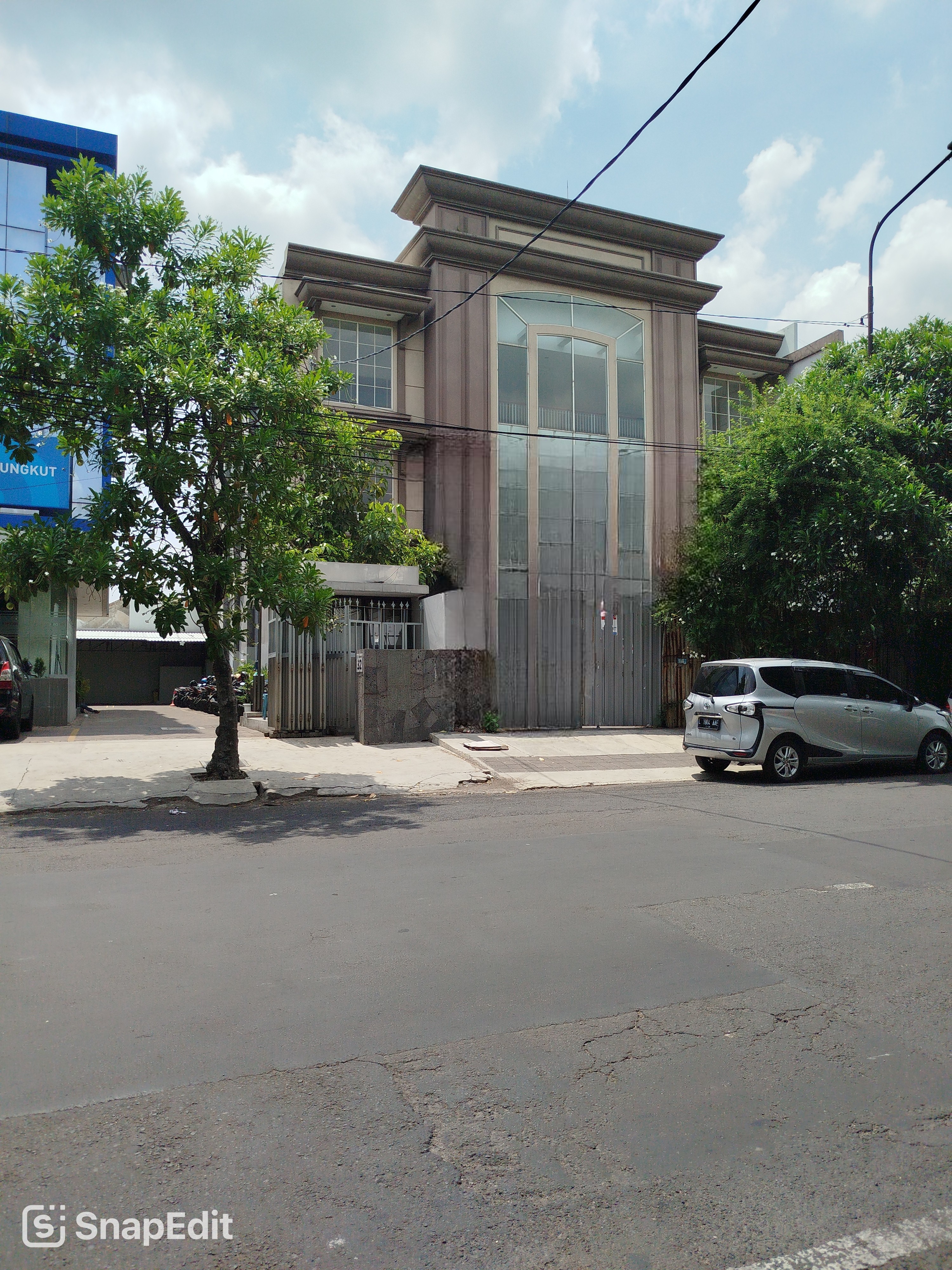 Dijual Bangunan Gedung mewah nol jln raya Jemursari Surabaya Selatan - Image 1