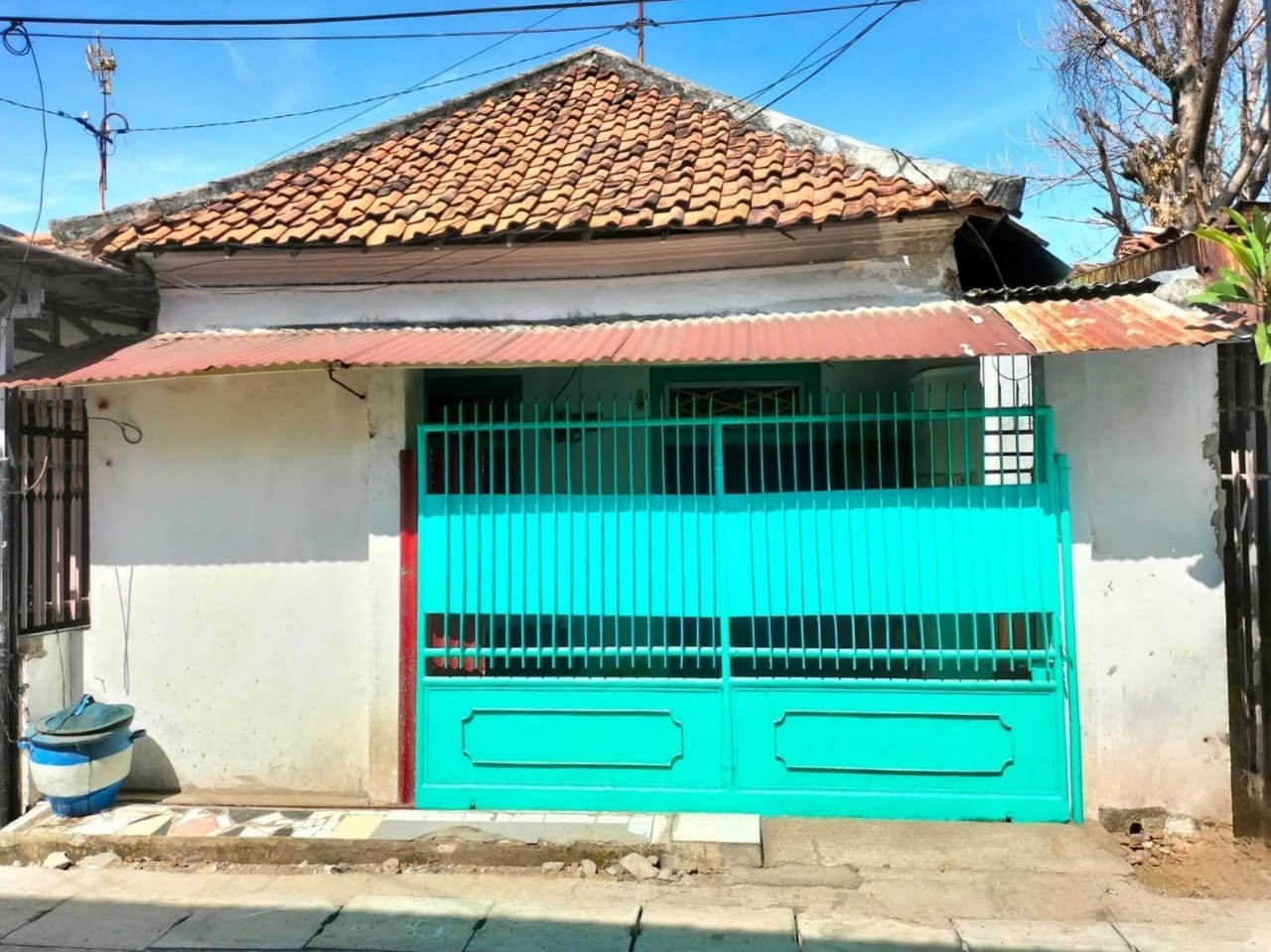 Disewakan Rumah Siap Huni Kawasan Kapasari Surabaya Pusat - Image 1