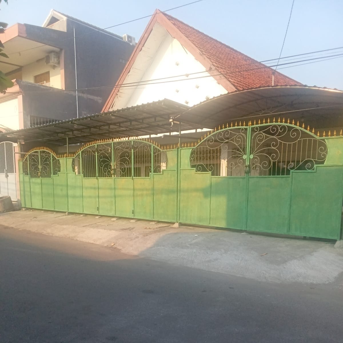 Disewakan Rumah Strategis Kawasan Bratang Binangun Surabaya Timur - Image 1