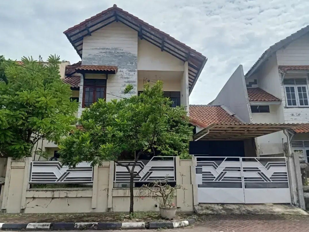 Dijual Rumah Terawat Nyaman di Prapen Indah Surabaya Timur - Image 1