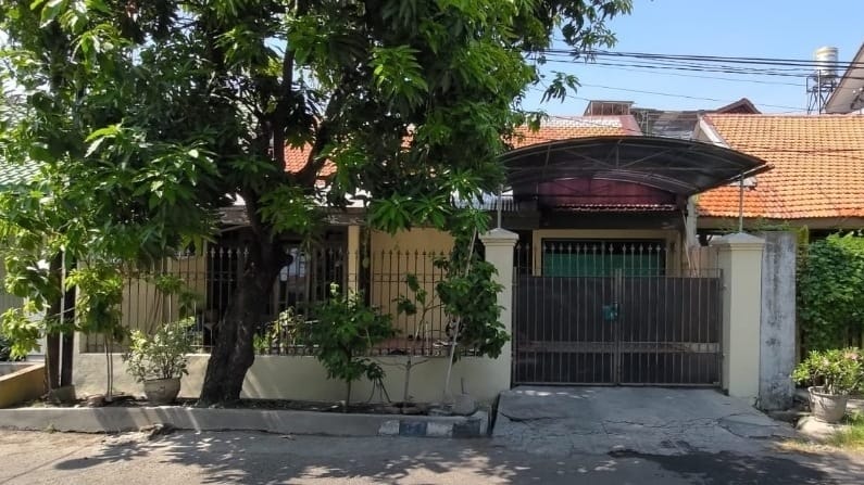 Dijual Rumah Nyaman Strategis Daerah Rungkut Asri Surabaya Timur - Image 1
