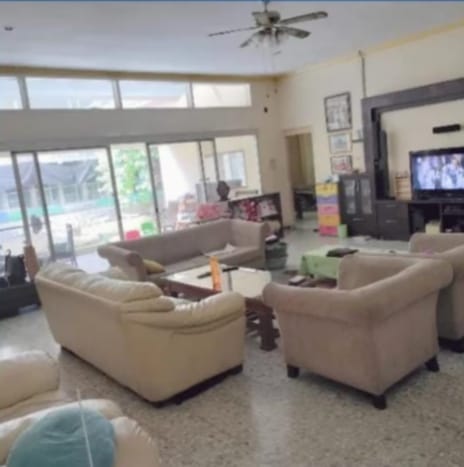 Dijual Rumah Mewah di Jemursari Surabaya Selatan - Thumbnail 2