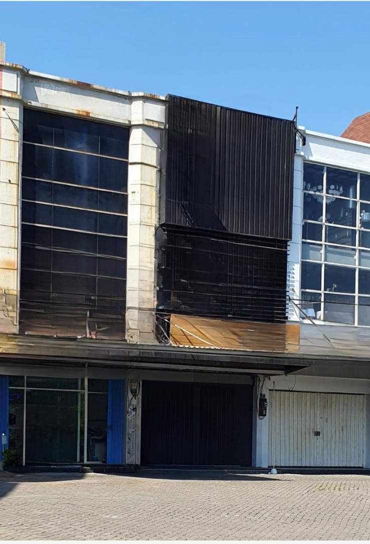 Dijual Ruko Strategis di Raya Bukit Darmo Golf, Surabaya Barat - Image 1