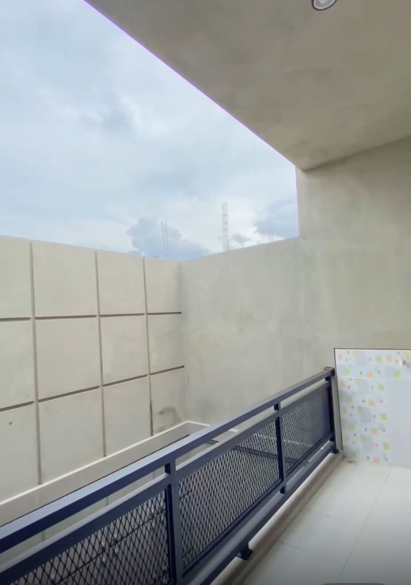 Dijual Rumah Mewah Strategis Tenggilis Surabaya Selatan - Thumbnail 3