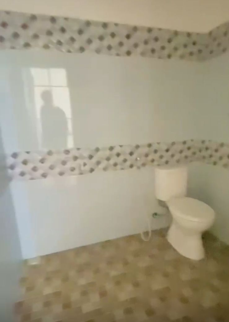 Dijual Rumah Mewah Strategis Tenggilis Surabaya Selatan - Thumbnail 4