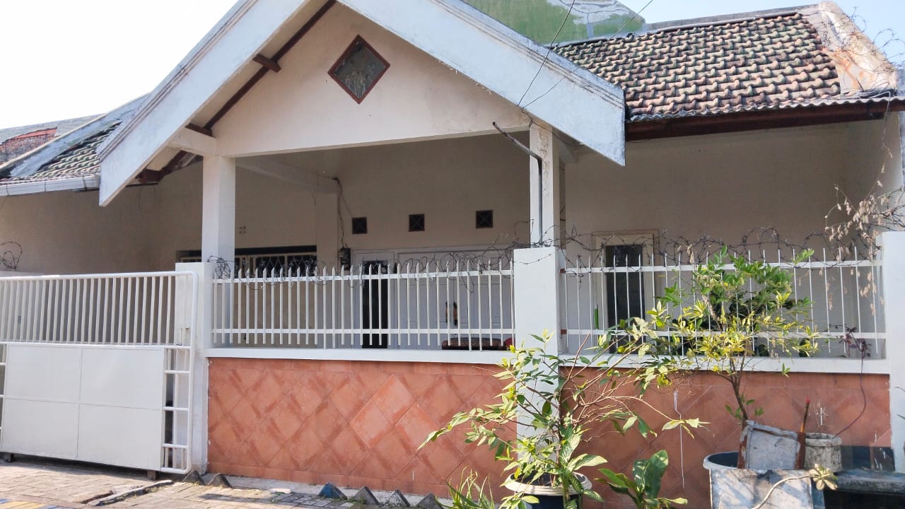 Dijual Rumah Siap Huni Strategis Ketintang Baru Surabaya Selatan - Image 1