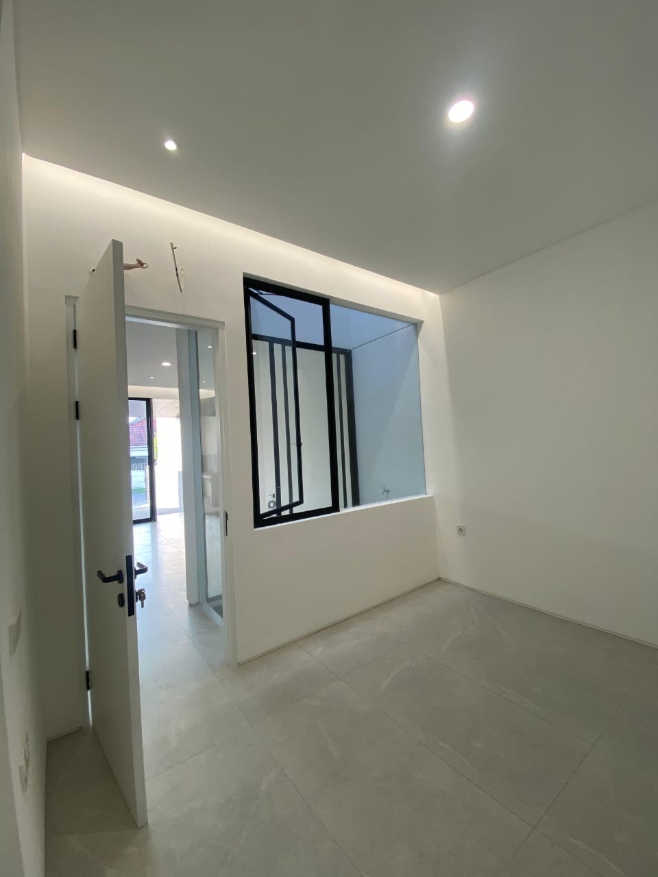 Dijual Rumah Premium Siap Huni Wilayah Manyar Tirtosari Surabaya Timur - Thumbnail 2