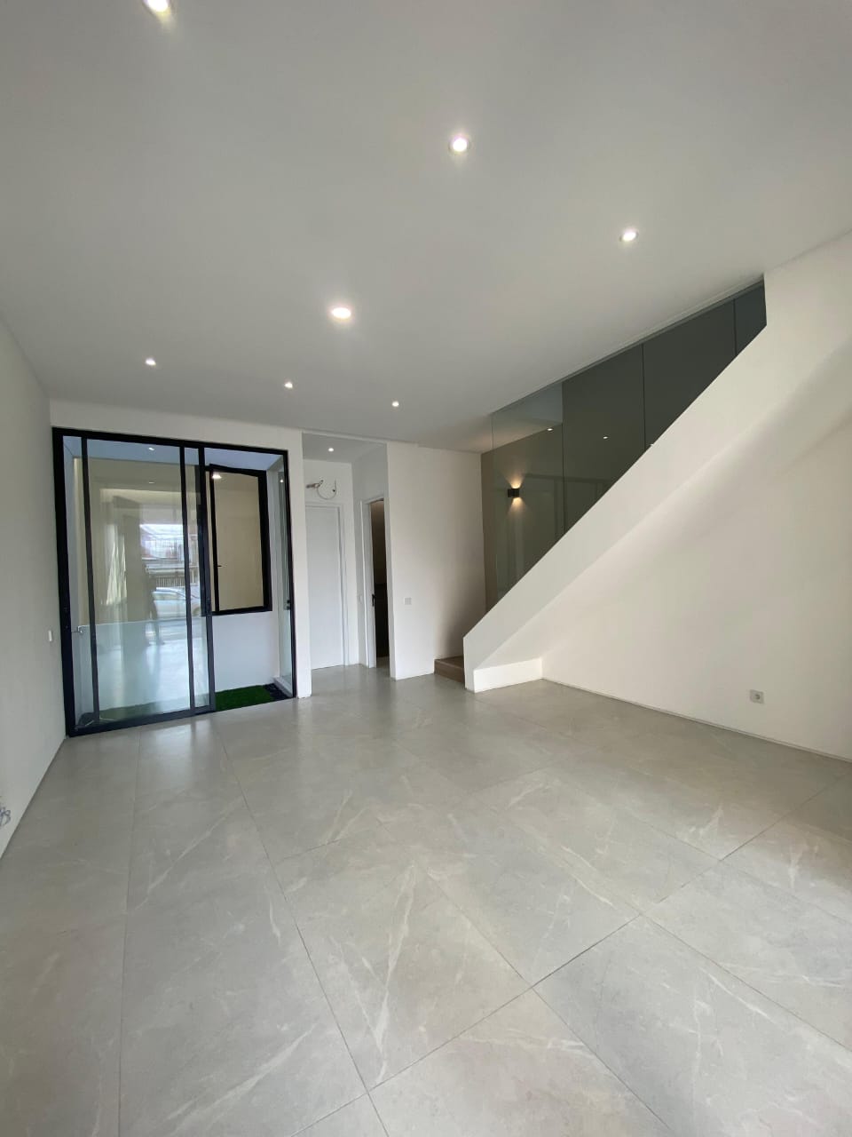 Dijual Rumah Premium Siap Huni Wilayah Manyar Tirtosari Surabaya Timur - Thumbnail 3