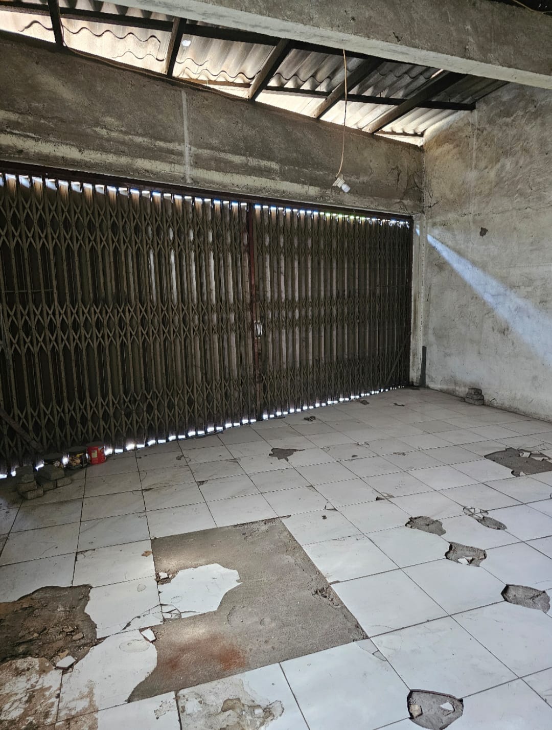 Disewakan Gudang Murah Strategis Wilayah Kyai Tambak Deres Surabaya Utara - Image 1