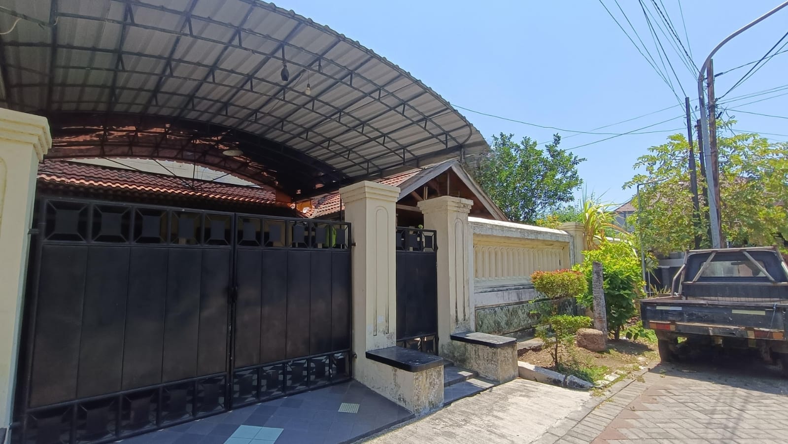 Dijual Rumah Nyaman dan Asri di Kebonsari Elveka Surabaya Selatan - Image 1