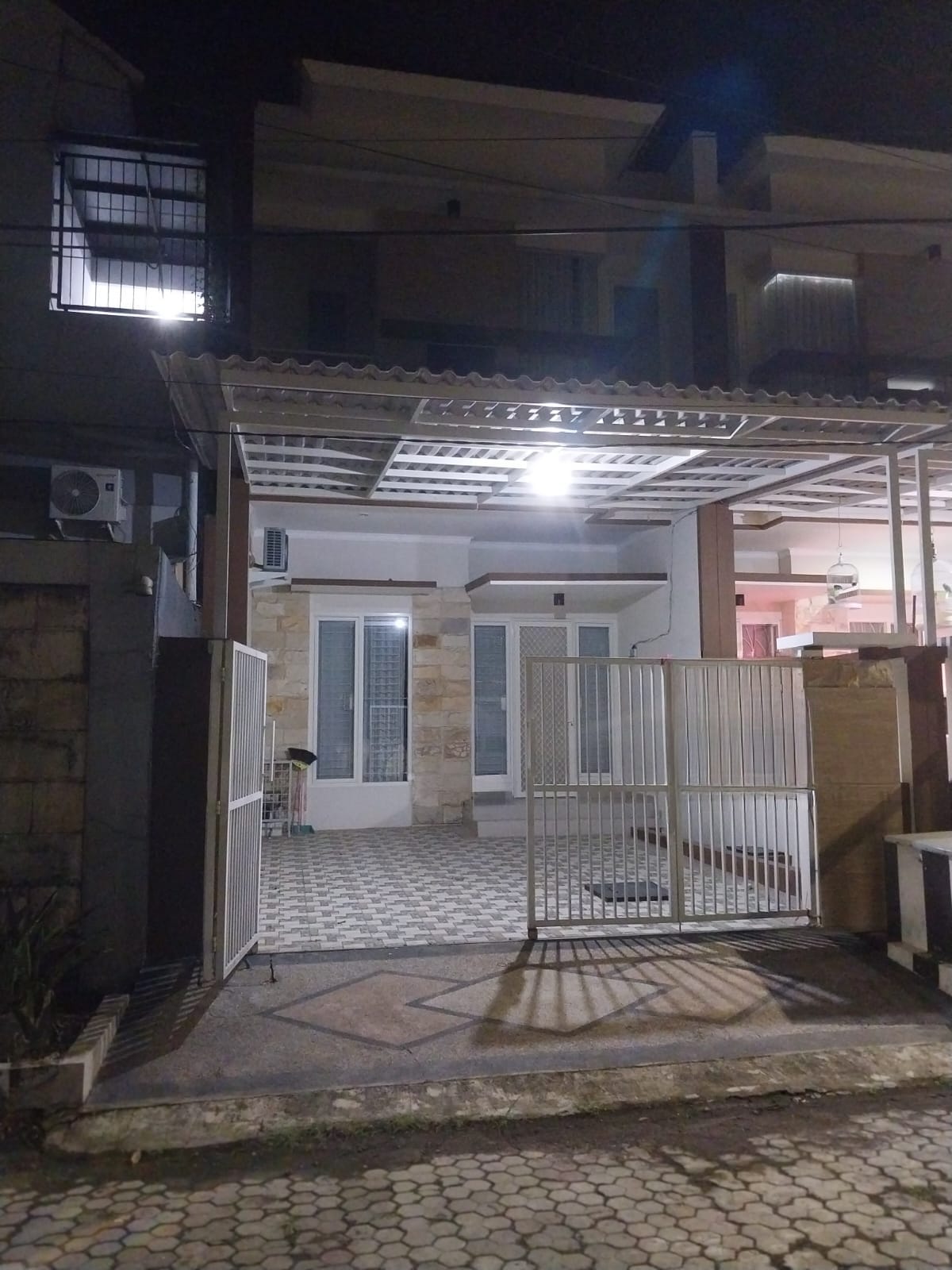 Dijual Rumah Minimalis 2 Lantai Strategis di Rungkut Harapan Surabaya Timur - Image 1