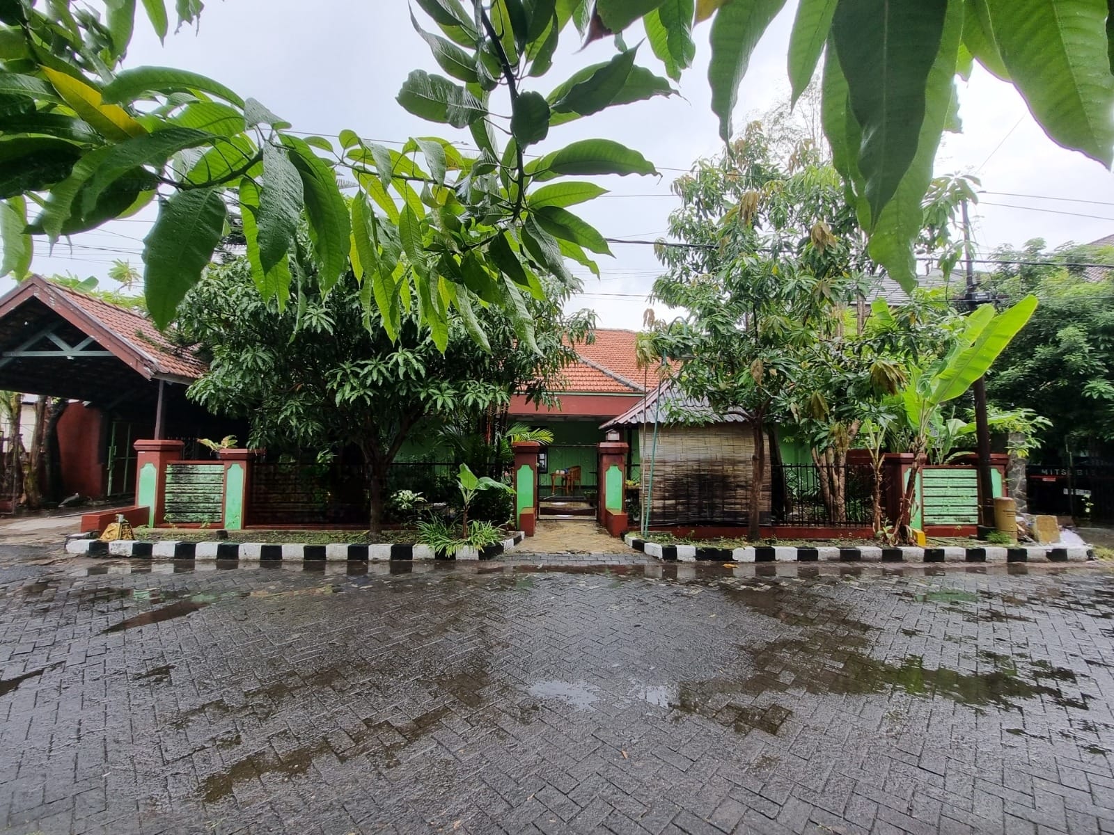 Dijual Rumah Hitung Tanah Lokasi Strategis Rungkut Harapan Surabaya Timur - Image 1