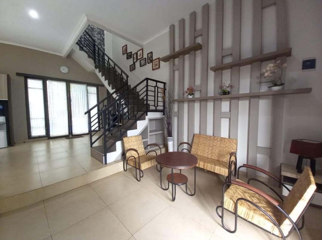 Dijual Villa Mewah dan Modern di Kusuma Pinus Batu Malang - Thumbnail 2