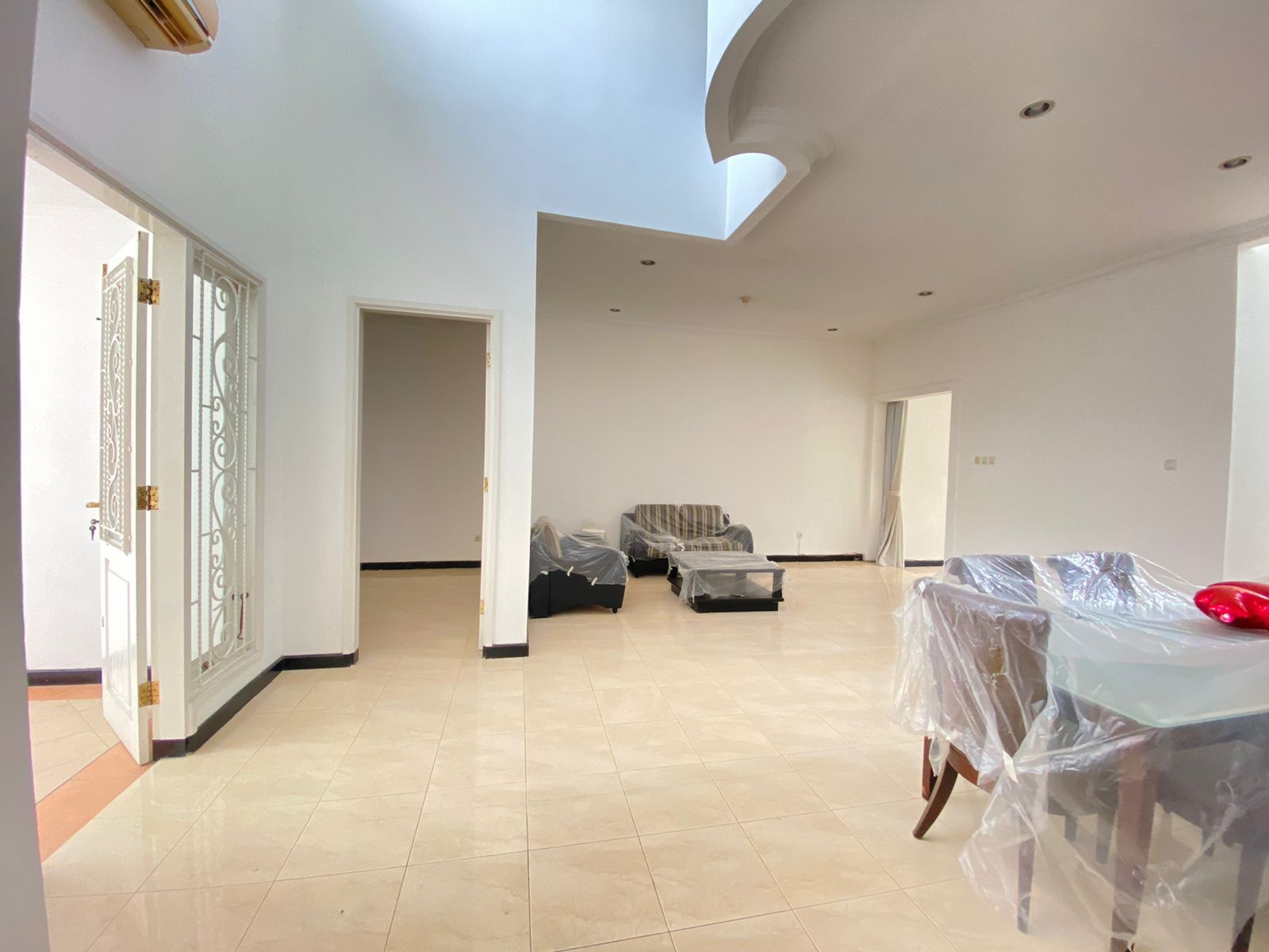 Disewakan Rumah di Royal Park Citraland - Image 1