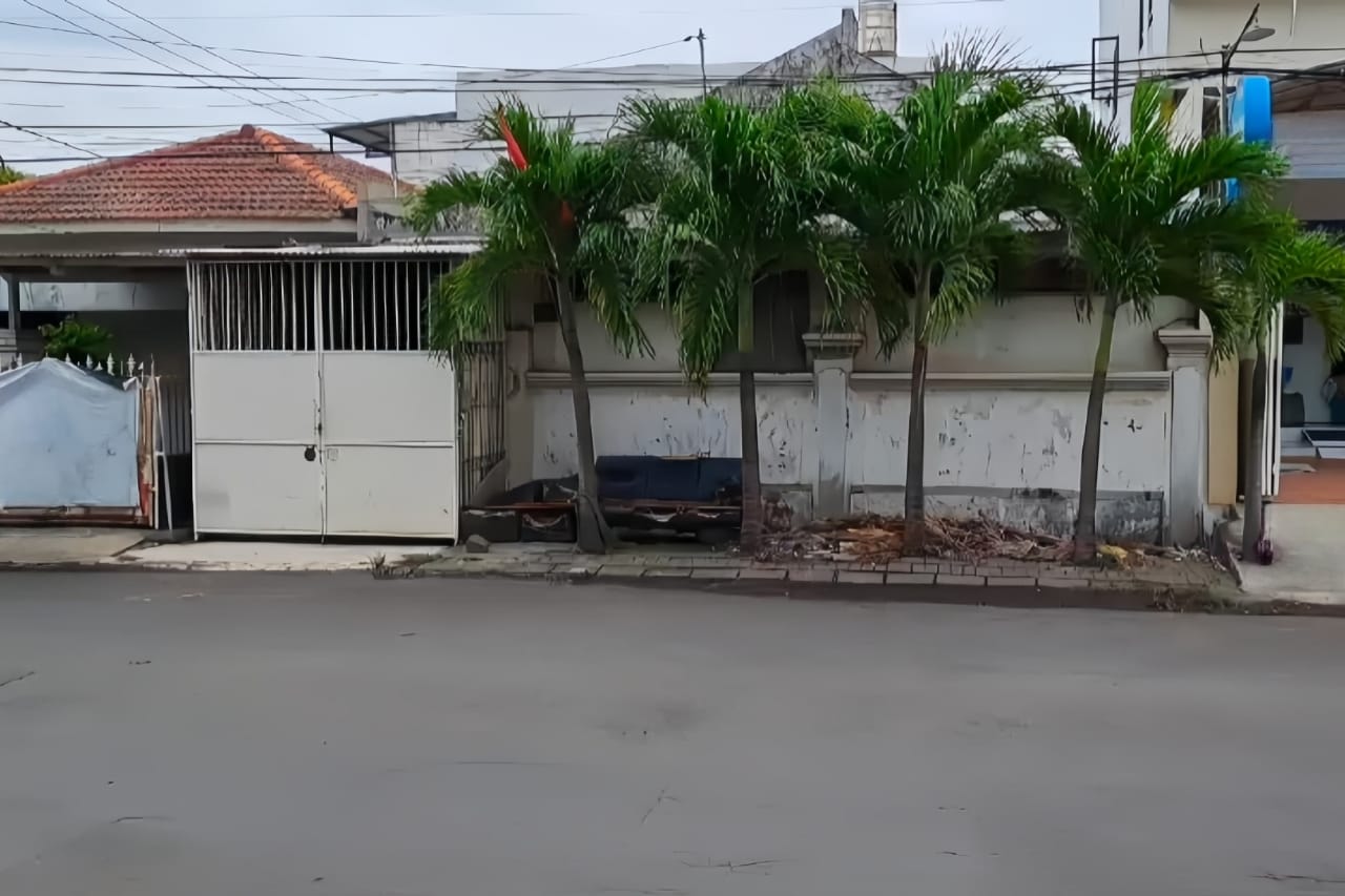 Dijual Rumah Siap Huni Strategis Lebak Indah Surabaya Timur - Image 1