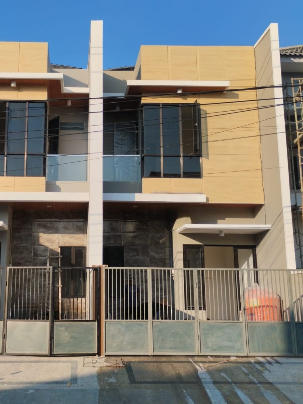 Dijual Rumah Minimalis Strategis Kutisari Indah Surabaya Timur - Image 1