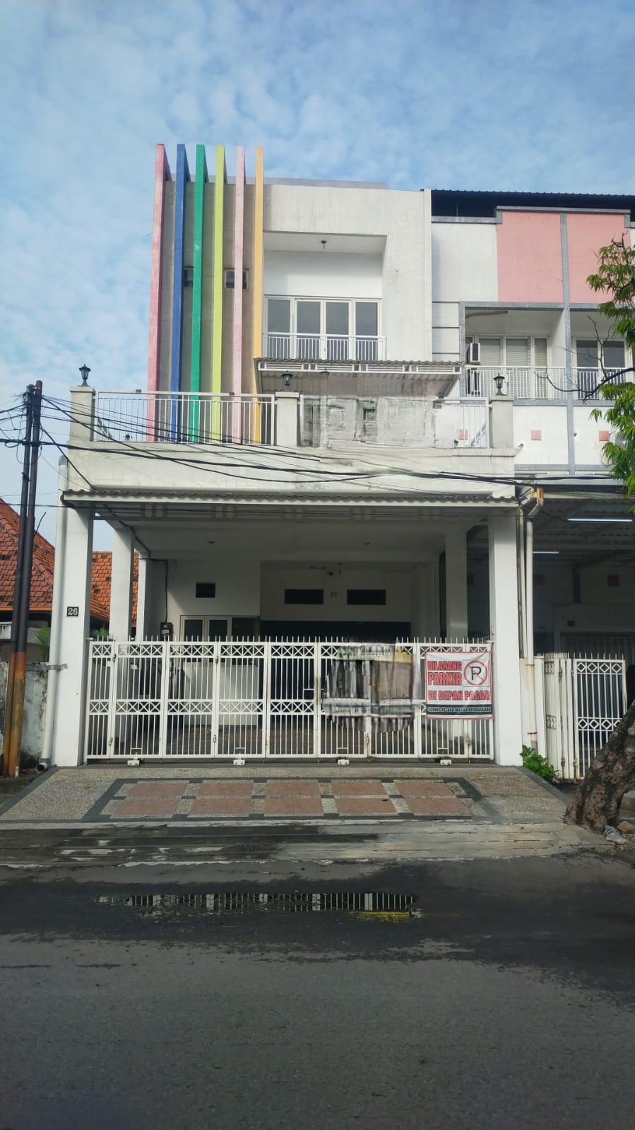 Disewakan Ruko Komersial Area Residen Sudirman Surabaya Pusat - Image 1