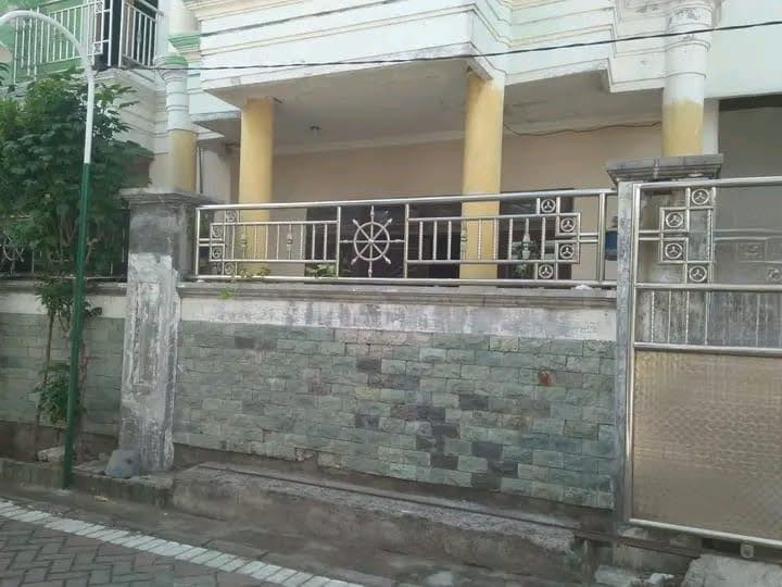 Dijual Rumah Nyaman 2 Lantai di Bandarejo Sememi Surabaya Barat - Image 1