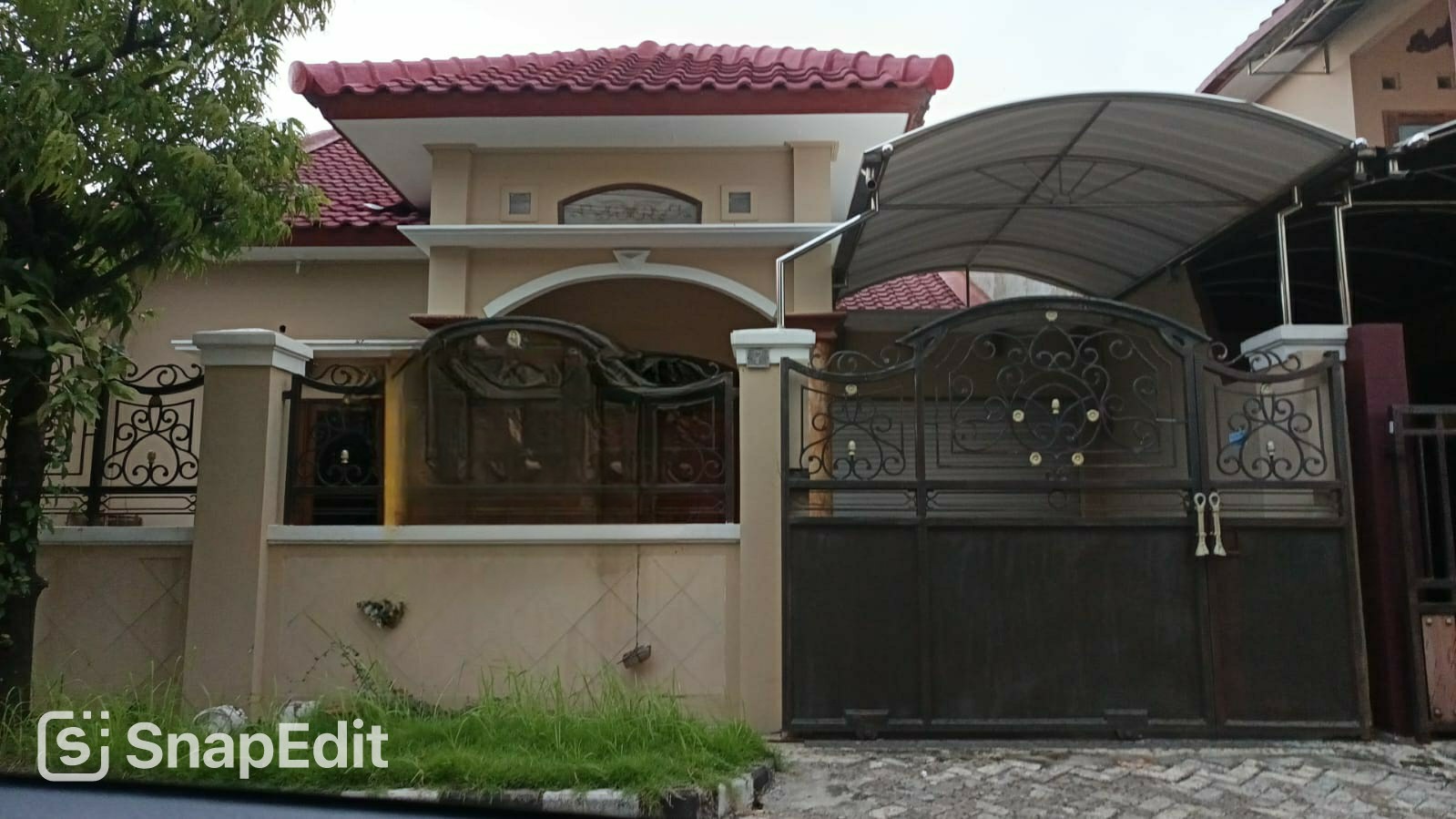 Dijual Rumah Cantik dan Elegan di Babatan Pramata Surabaya Barat - Image 1