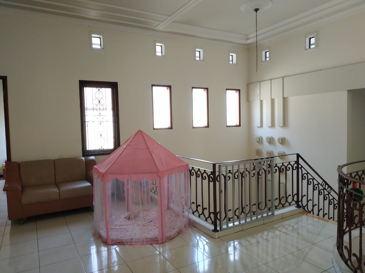 Dijual Rumah di International Village Citraland Surabaya Barat Dekat Gwalk - Thumbnail 2