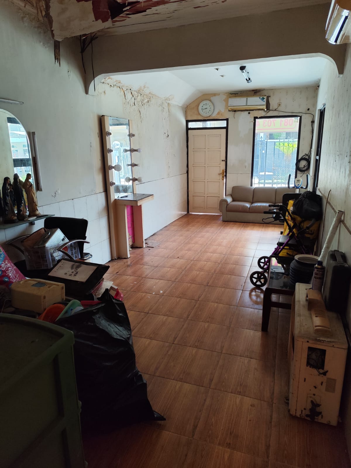 Dijual Rumah Hitung Tanah Strategis di Taman Pondok Indah Surabaya Barat - Image 1