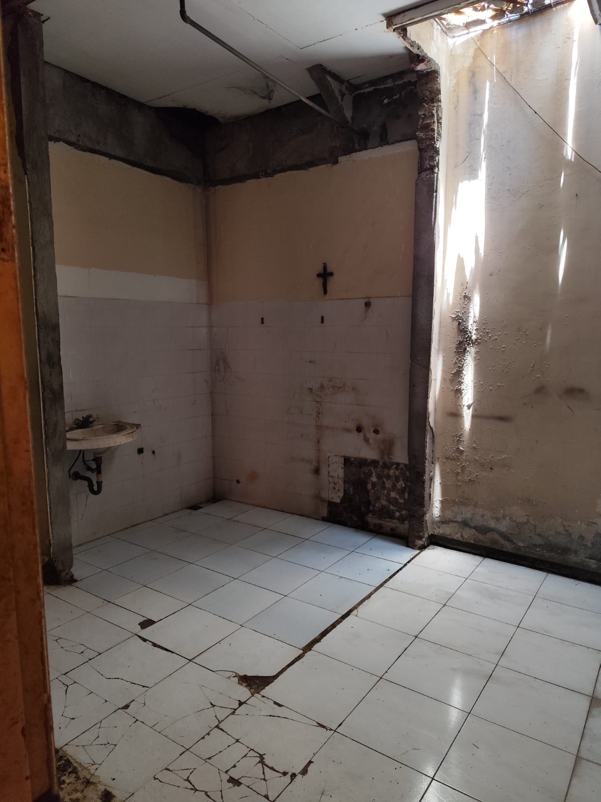 Dijual Rumah Hitung Tanah Strategis di Taman Pondok Indah Surabaya Barat - Thumbnail 3