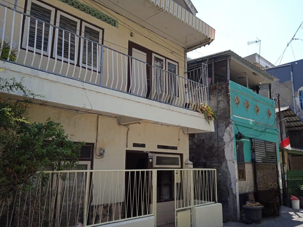 Dijual/disewakan Rumah 2 Lantai Lokasi Pandegiling Surabaya Pusat - Image 1