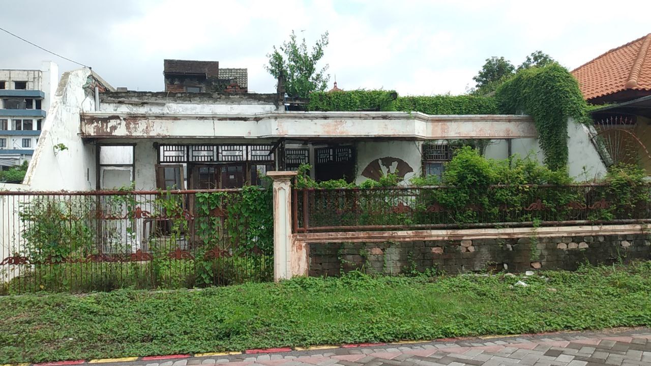 Dijual Rumah Strategis di Sidosermo PDK Surabaya Selatan dengan Lahan Luas - Image 1