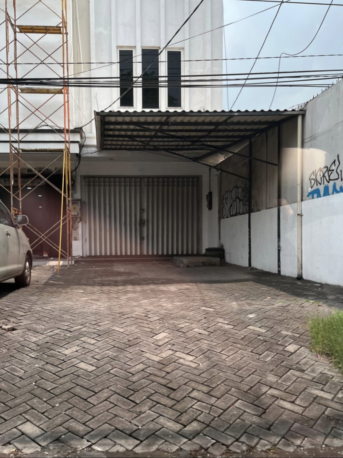 Disewakan Ruko Area Komersial Jalan Dinoyo Surabaya Pusat - Image 1