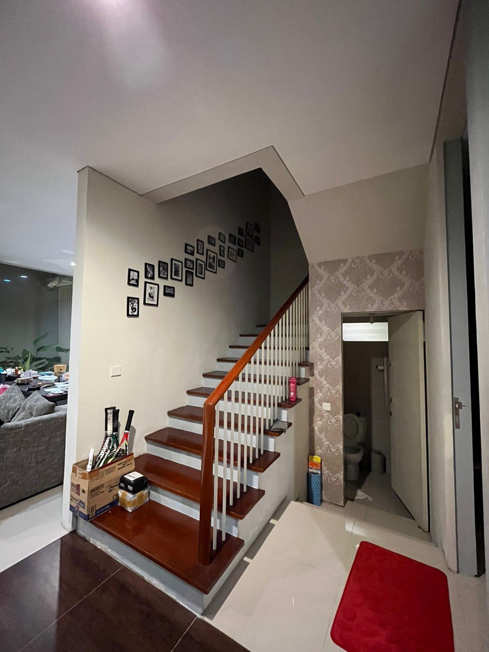 Dijual Rumah Modern dan Luas di Greenlake Citraland Surabaya Barat - Thumbnail 4